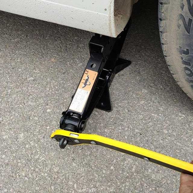 1 Piece Car Jack Labor-Saving Wrench – Heavy Duty, Efficient Vehicle Lifting Tool for Easy Tire Change