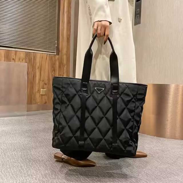 Large Shoulder Bag for Women – Stylish, Spacious, and Durable Designer Handbag