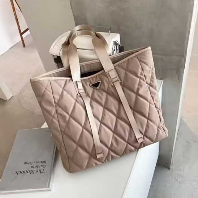 Large Shoulder Bag for Women – Stylish, Spacious, and Durable Designer Handbag