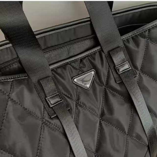 Large Shoulder Bag for Women – Stylish, Spacious, and Durable Designer Handbag