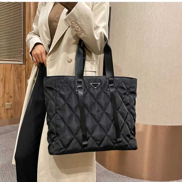 Large Shoulder Bag for Women – Stylish, Spacious, and Durable Designer Handbag