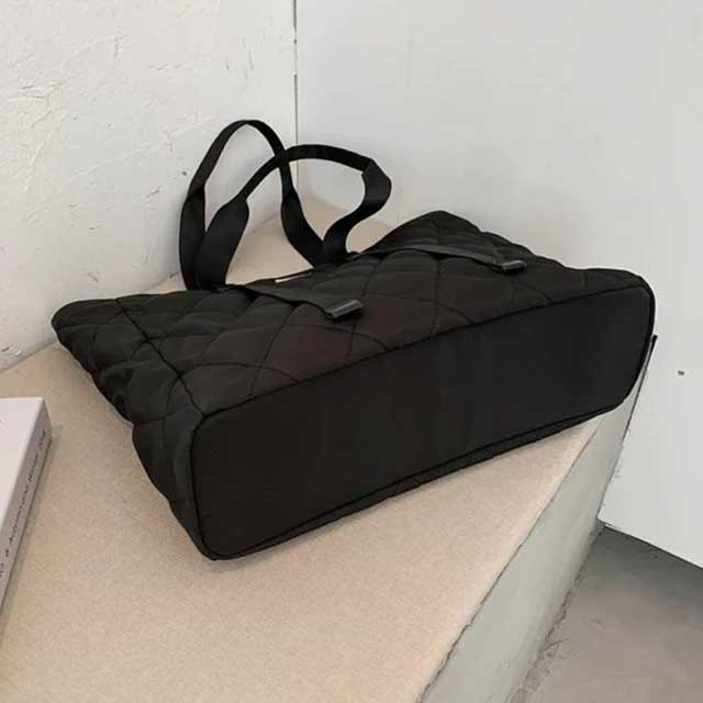 Large Shoulder Bag for Women – Stylish, Spacious, and Durable Designer Handbag