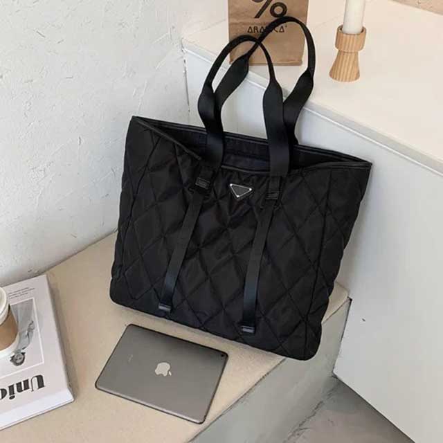 Large Shoulder Bag for Women – Stylish, Spacious, and Durable Designer Handbag