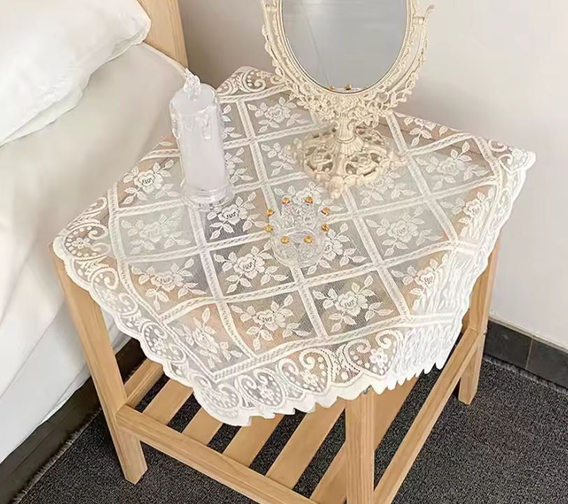 Vintage Embroidered Lace Tablecloth – Elegant Square Polyester Table Cover for Dining, Coffee & Side Tables, Floral Lace Design (140 × 180cm)